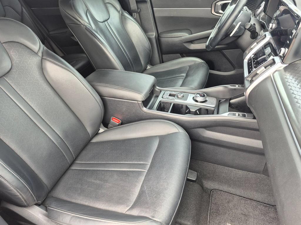 Certified 2023 Kia Sorento EX AWD/4WD image 17