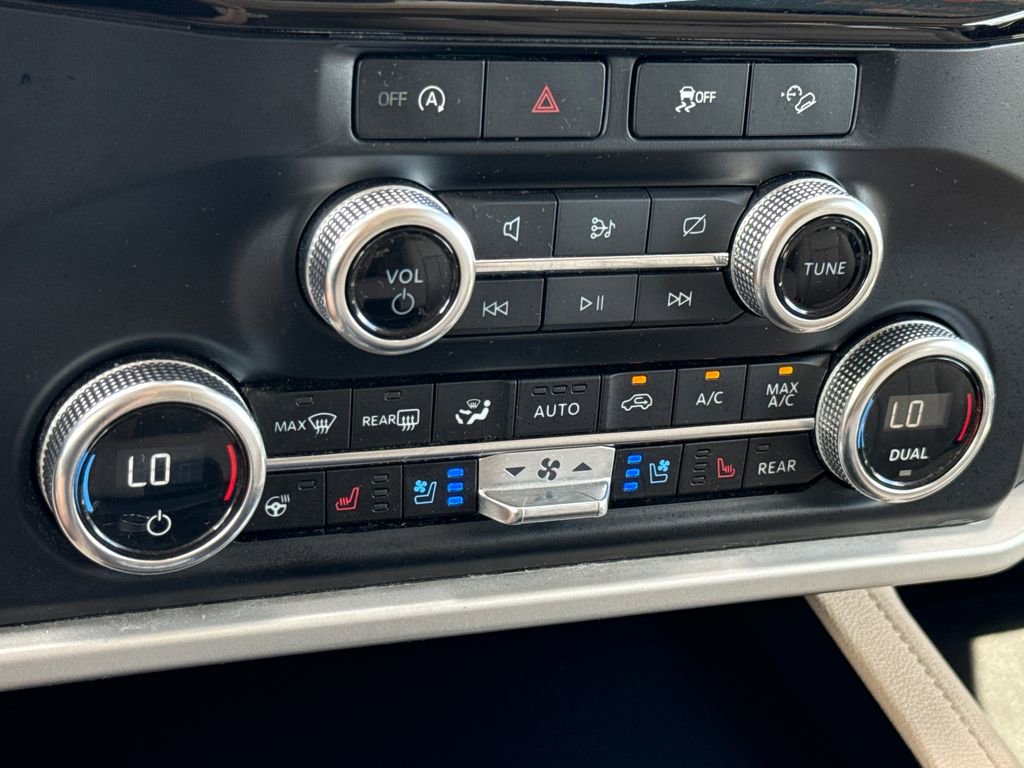 Used 2024 Ford Expedition Max XLT image 22