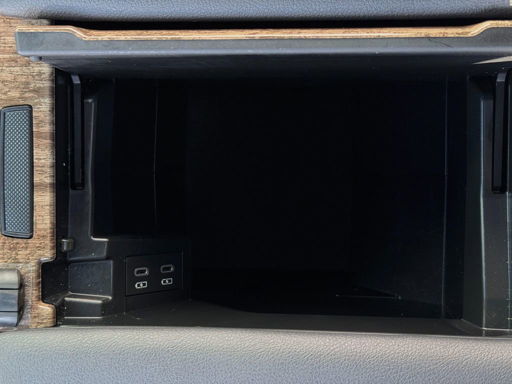 Certified 2025 Toyota Sienna Limited AWD/4WD image 26