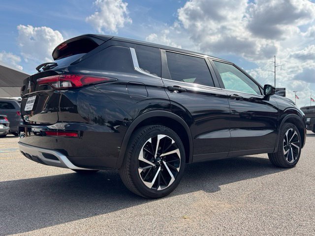 Used 2024 Mitsubishi Outlander SE Black Edition AWD/4WD image 6