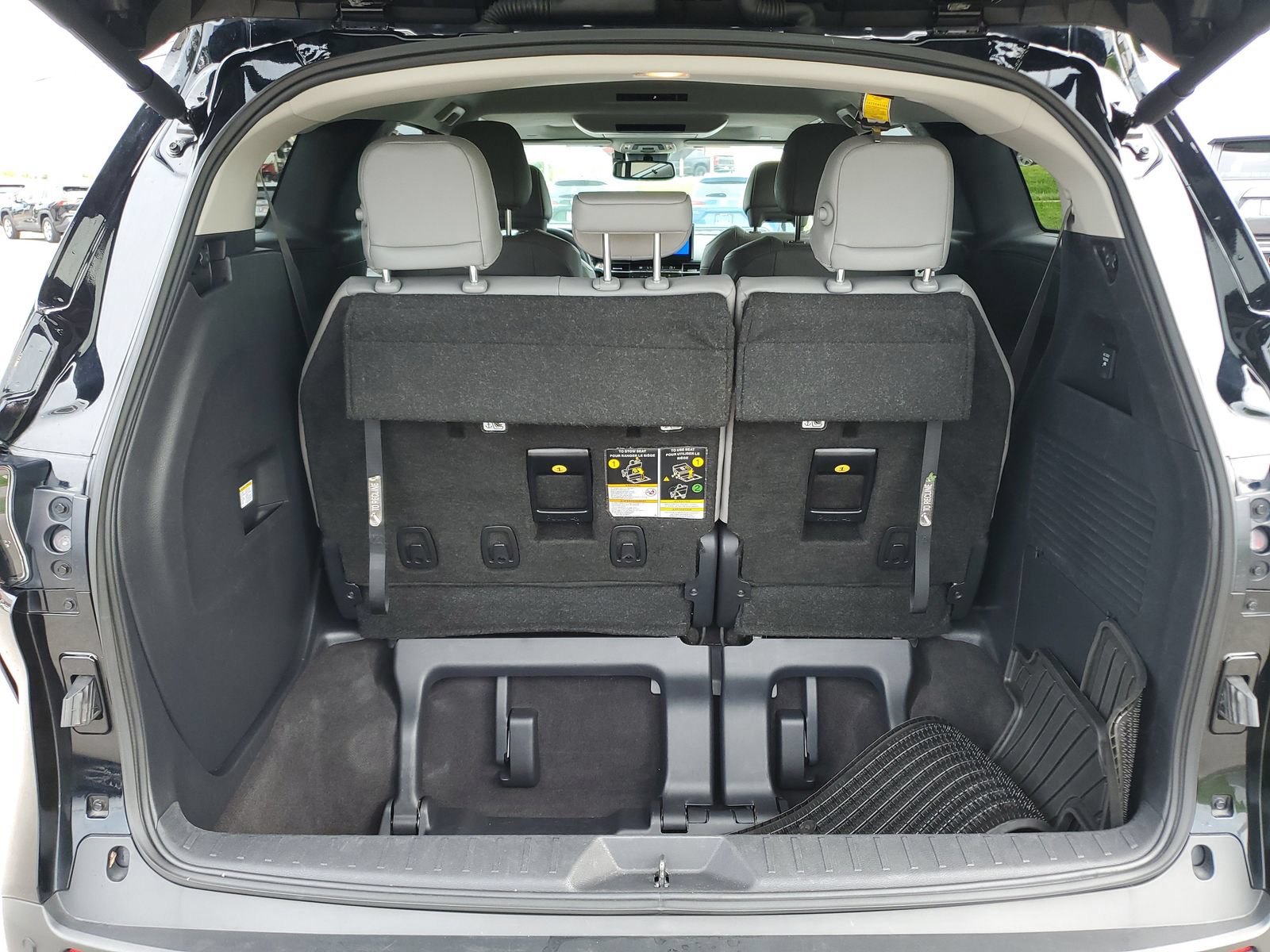 Certified 2025 Toyota Sienna XLE w/ XLE Plus Package AWD/4WD image 7