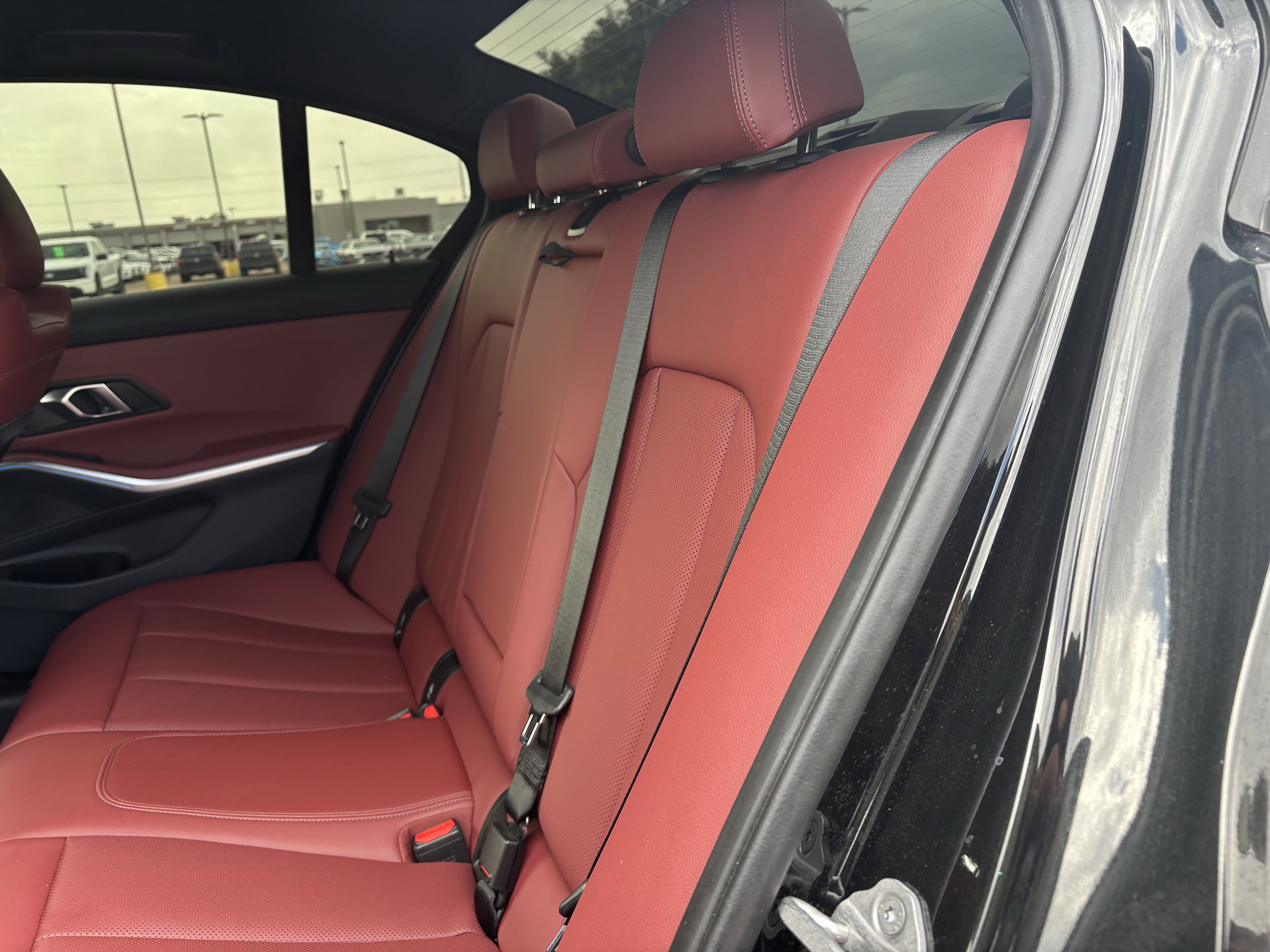 Used 2024 BMW 330i Sedan w/ M Sport Package image 21