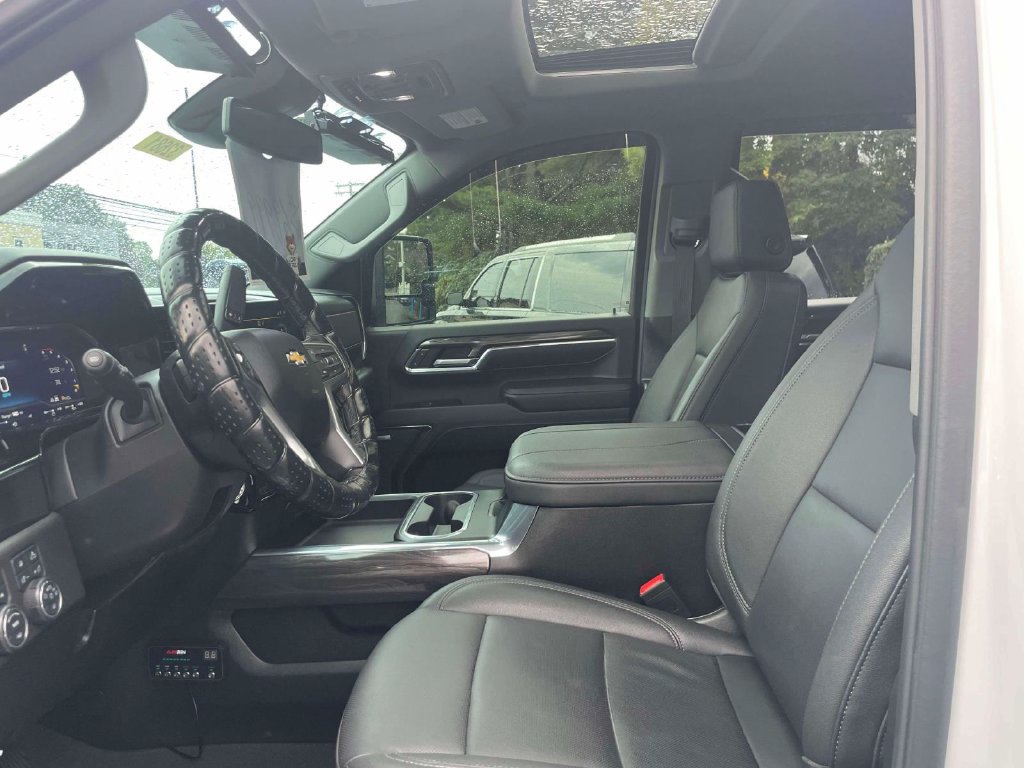 Used 2024 Chevrolet Silverado 3500 LTZ w/ LTZ Convenience Package AWD/4WD image 14