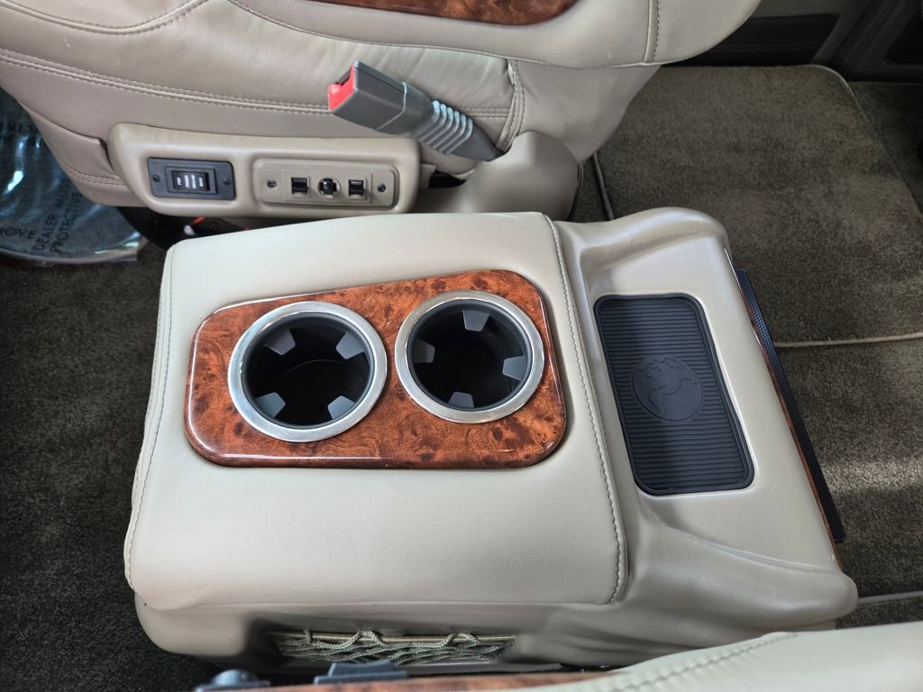 Used 2022 Chevrolet Express 2500 w/ Enhanced Convenience Package image 16