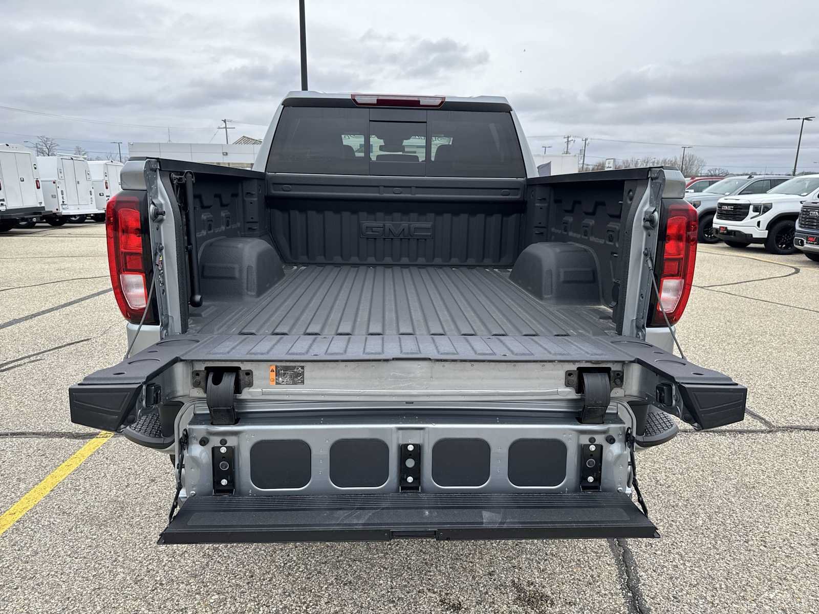 New 2025 GMC Sierra 1500 Elevation w/ Elevation Premium Package AWD/4WD image 20