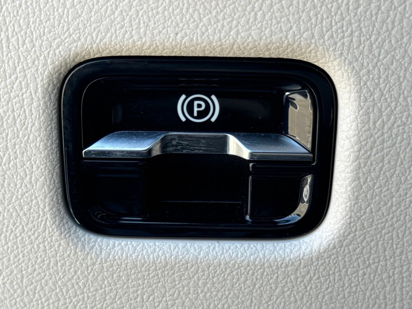 Used 2024 Mercedes-Benz C 300 Sedan image 30