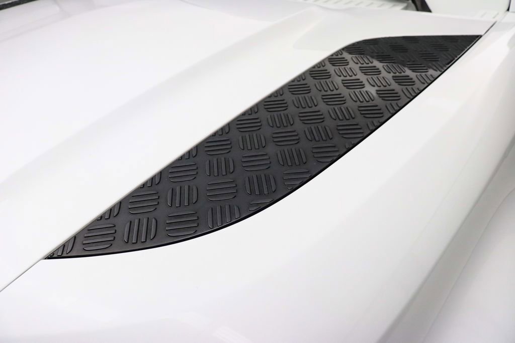 Used 2023 Land Rover Defender 130 SE image 11