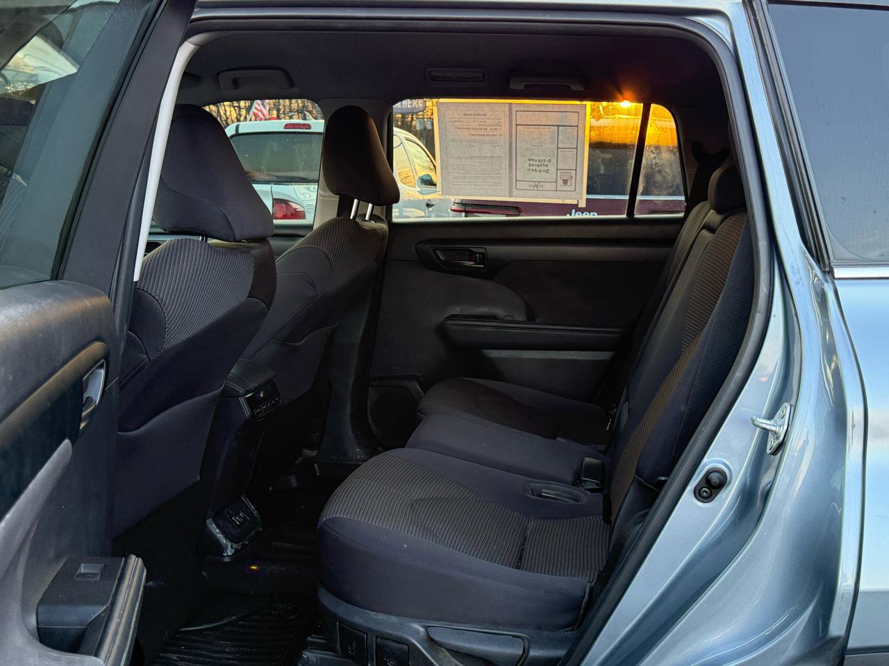 Used 2021 Toyota Highlander LE image 11