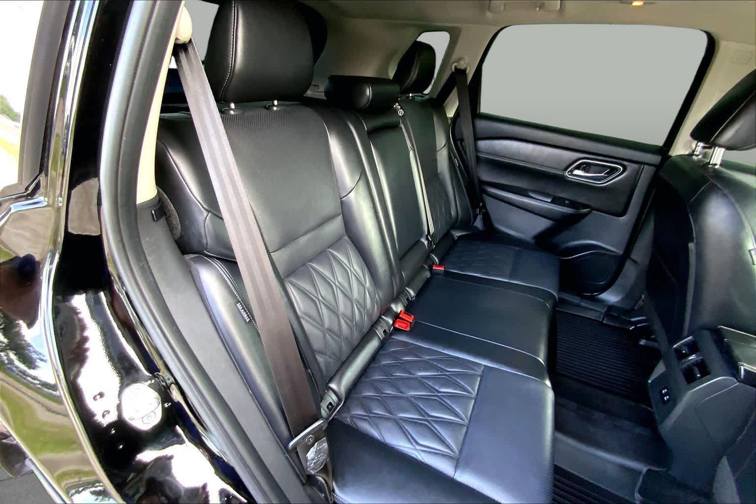 Used 2024 Nissan Rogue Platinum FWD image 20