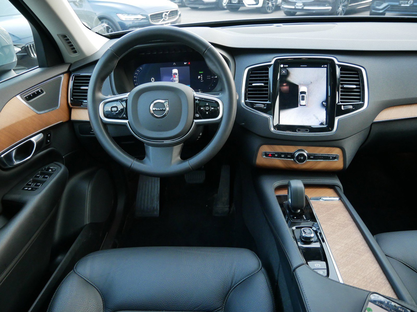Certified 2025 Volvo XC90 T8 Plus w/ Protection Package Premier AWD/4WD image 12