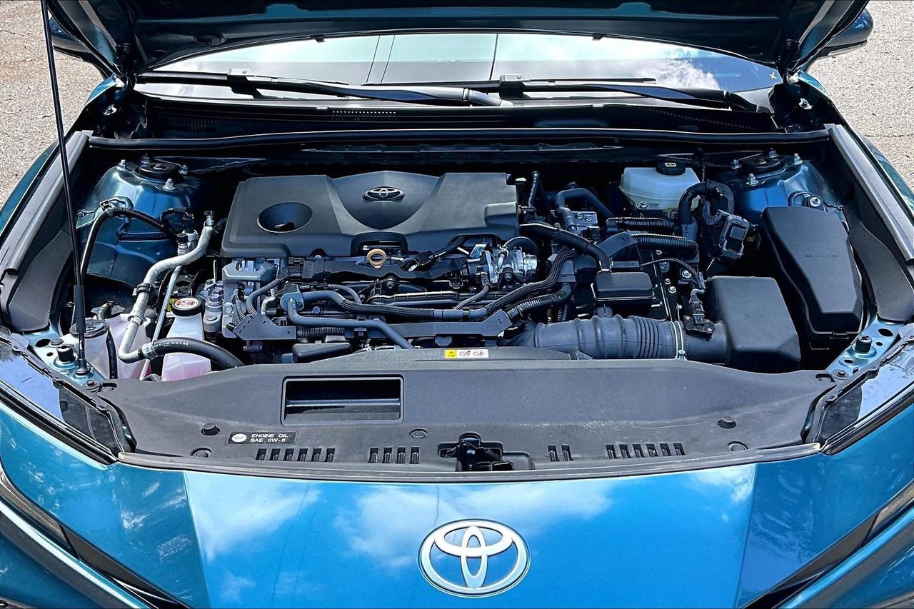 Used 2025 Toyota Camry SE w/ Convenience Package FWD image 30