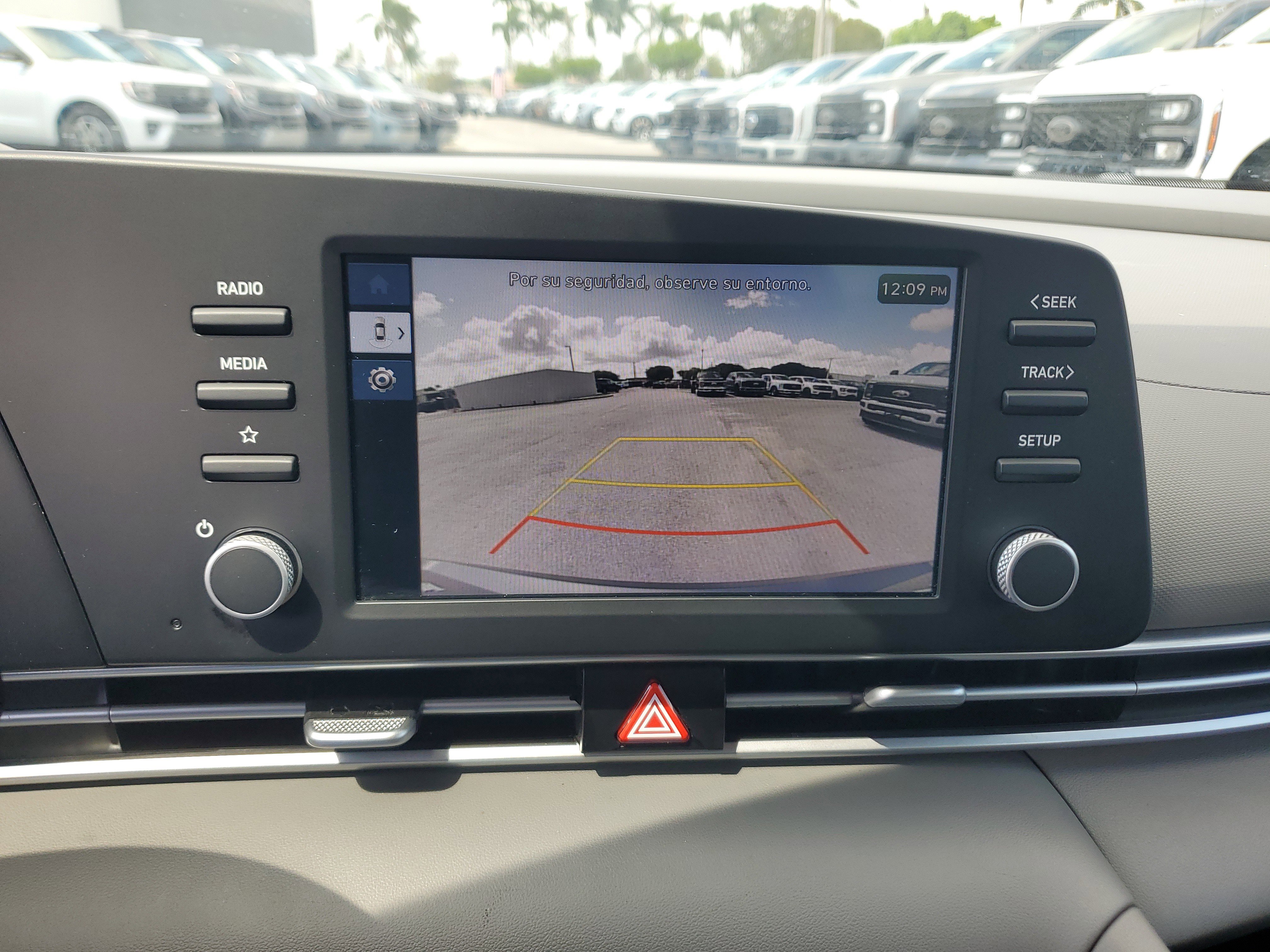 Used 2024 Hyundai Elantra SE FWD image 10