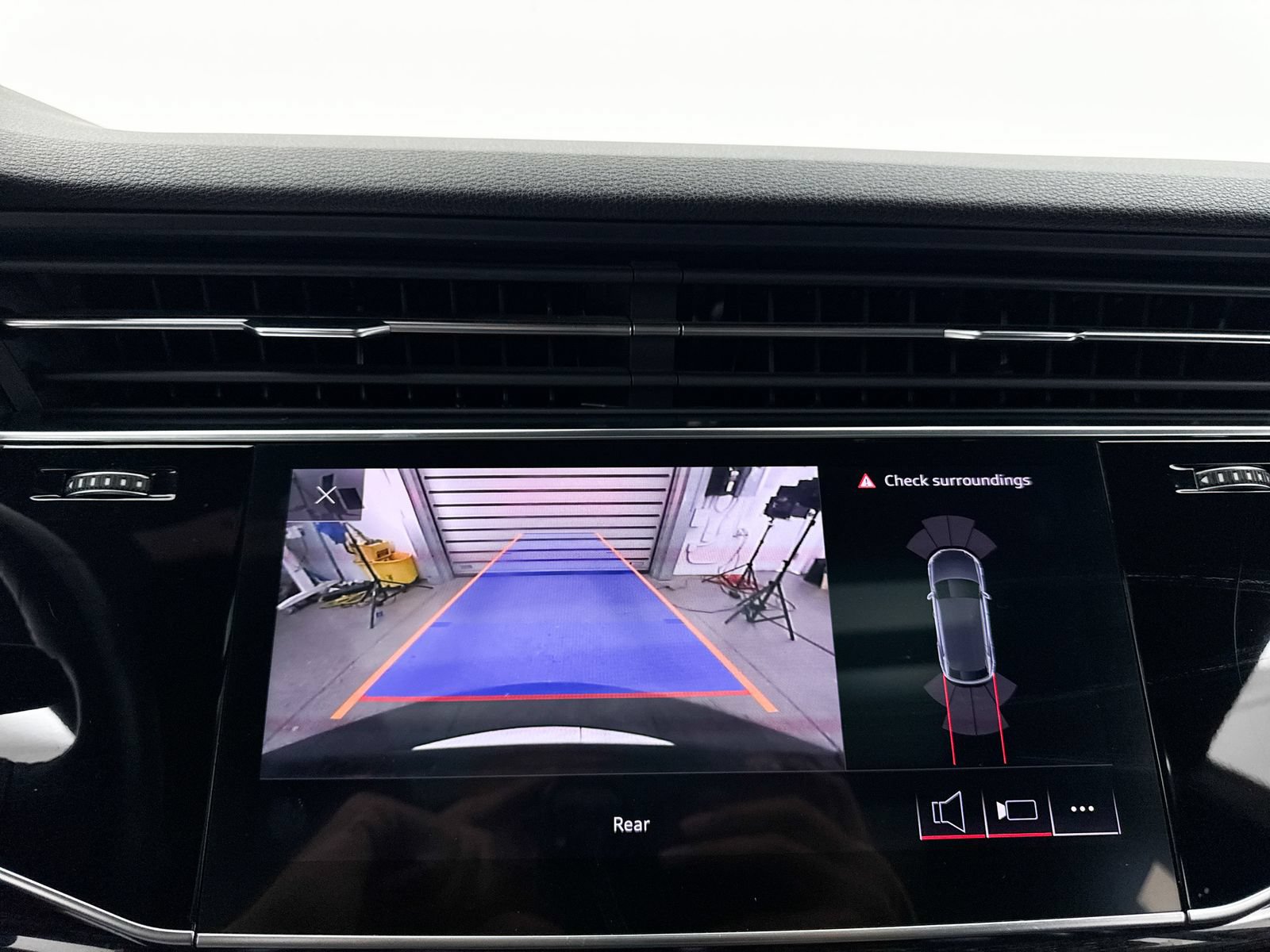 Used 2019 Audi Q8 Premium AWD/4WD image 11