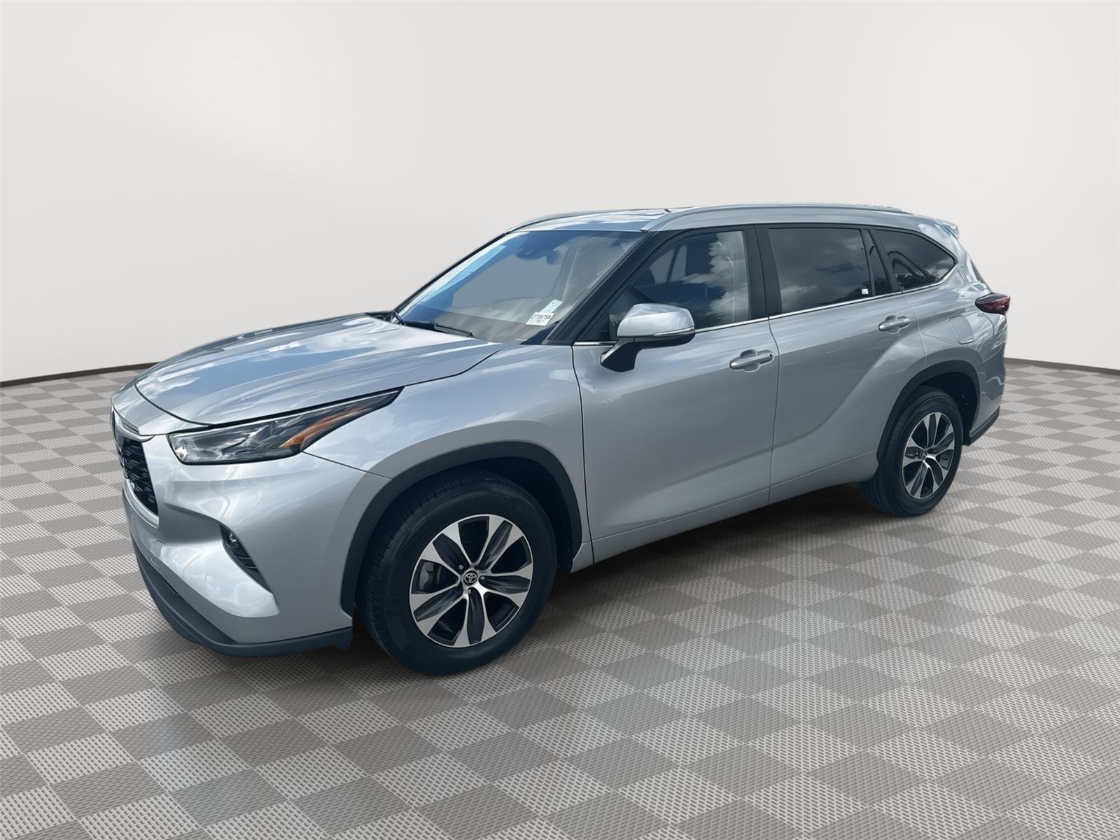 Used 2023 Toyota Highlander XLE