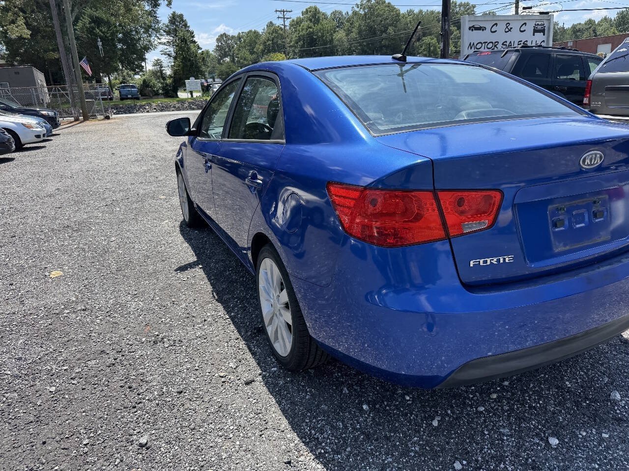 Used 2010 Kia Forte SX FWD image 11