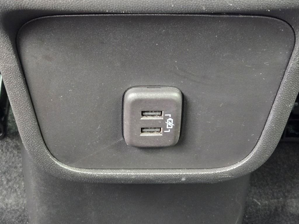 Used 2023 Chevrolet Equinox LT w/ Driver Convenience Package image 17