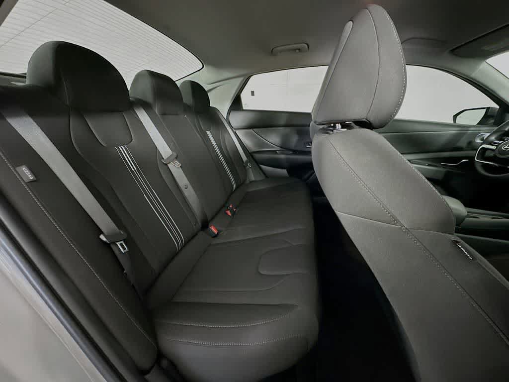 Used 2024 Hyundai Elantra Blue FWD image 30