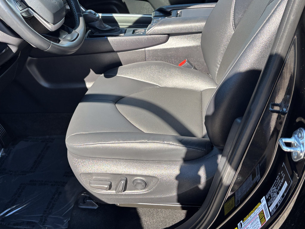 Certified 2025 Toyota Grand Highlander AWD image 21