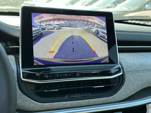 Certified 2024 Jeep Compass Latitude image 15