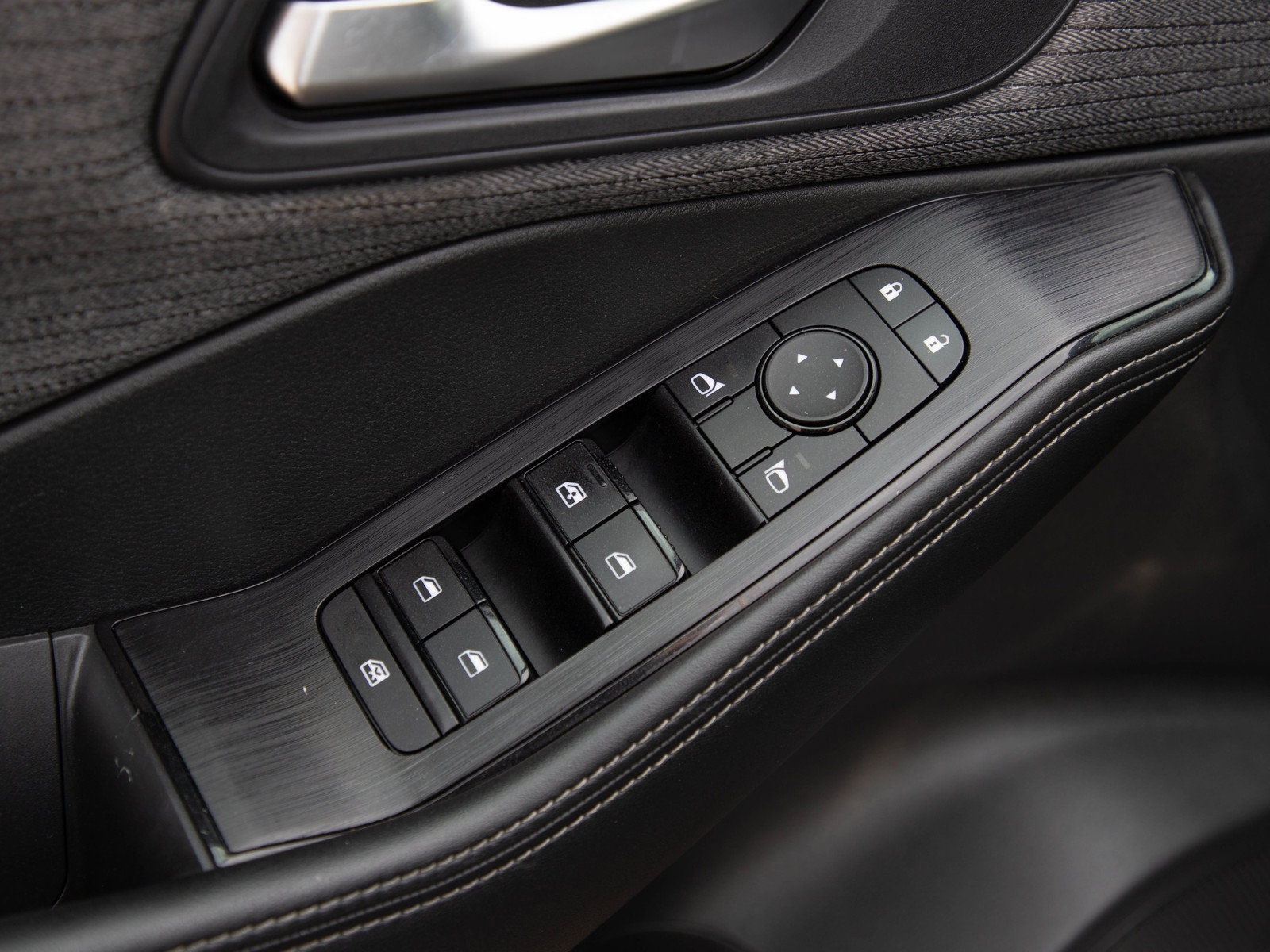 Used 2022 Nissan Rogue SV AWD/4WD image 21