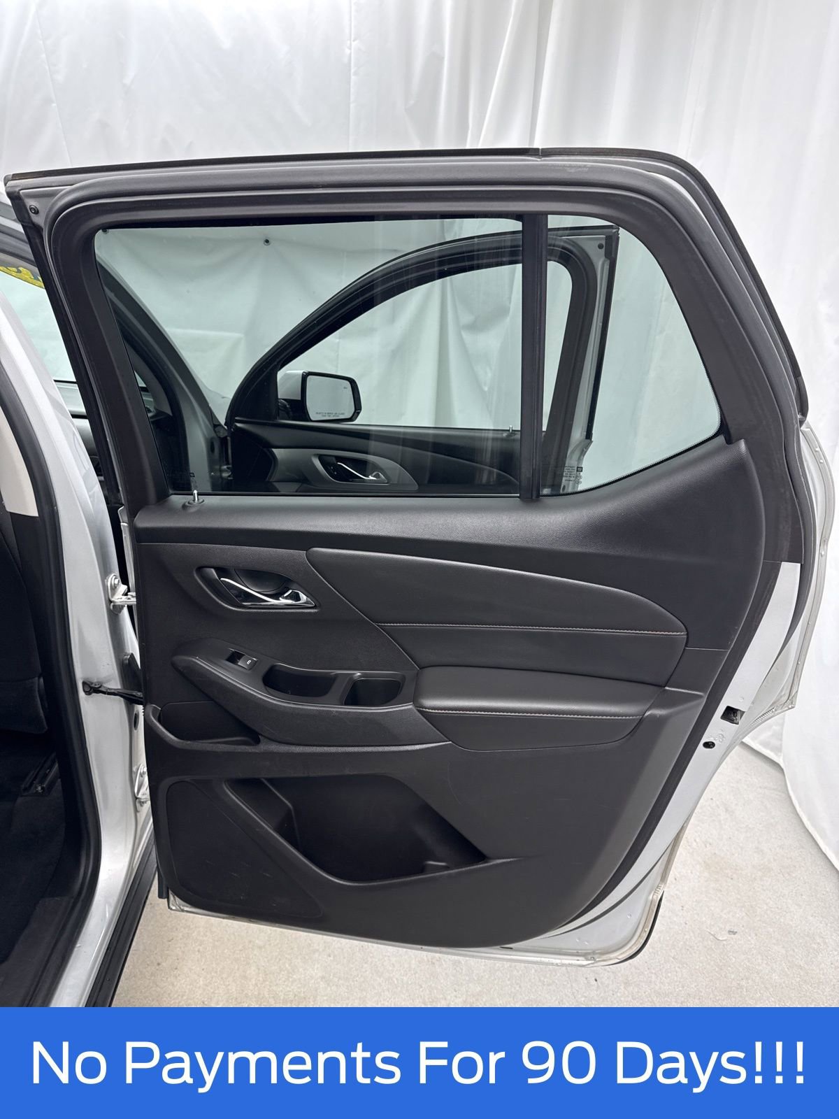 Used 2018 Chevrolet Traverse LT image 33