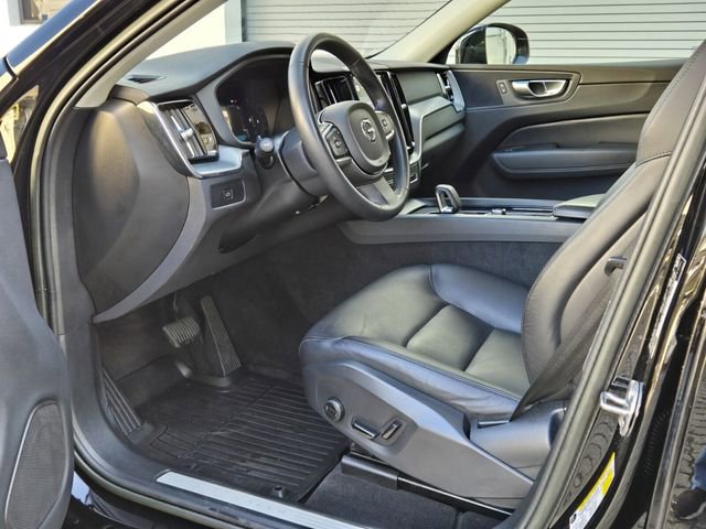 Certified 2023 Volvo XC60 B5 Core w/ Protection Package Premier image 13