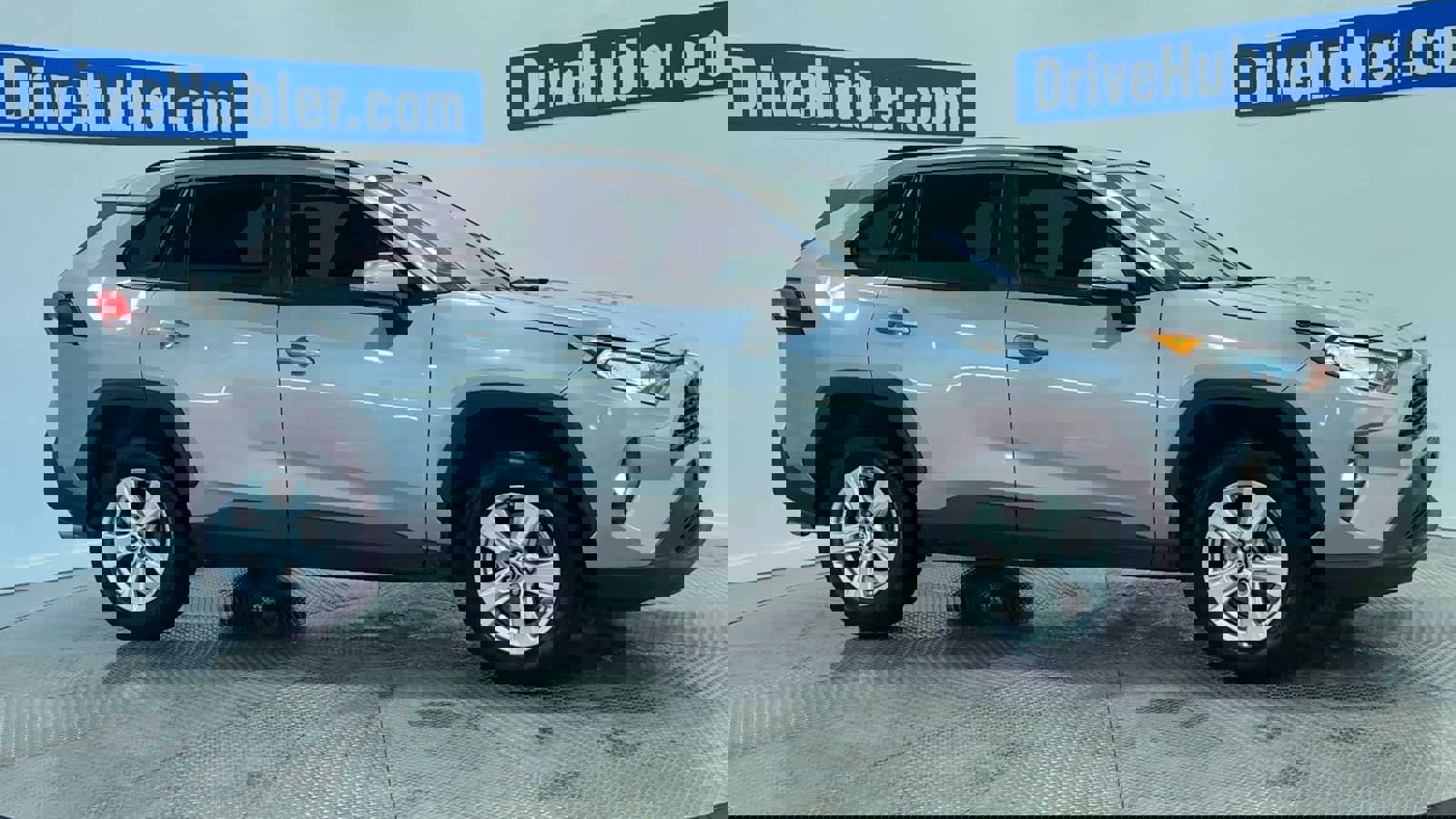 Used 2021 Toyota RAV4 XLE image 9