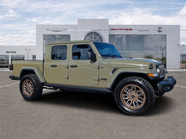 Certified 2025 Jeep Gladiator Sport AWD/4WD image 1