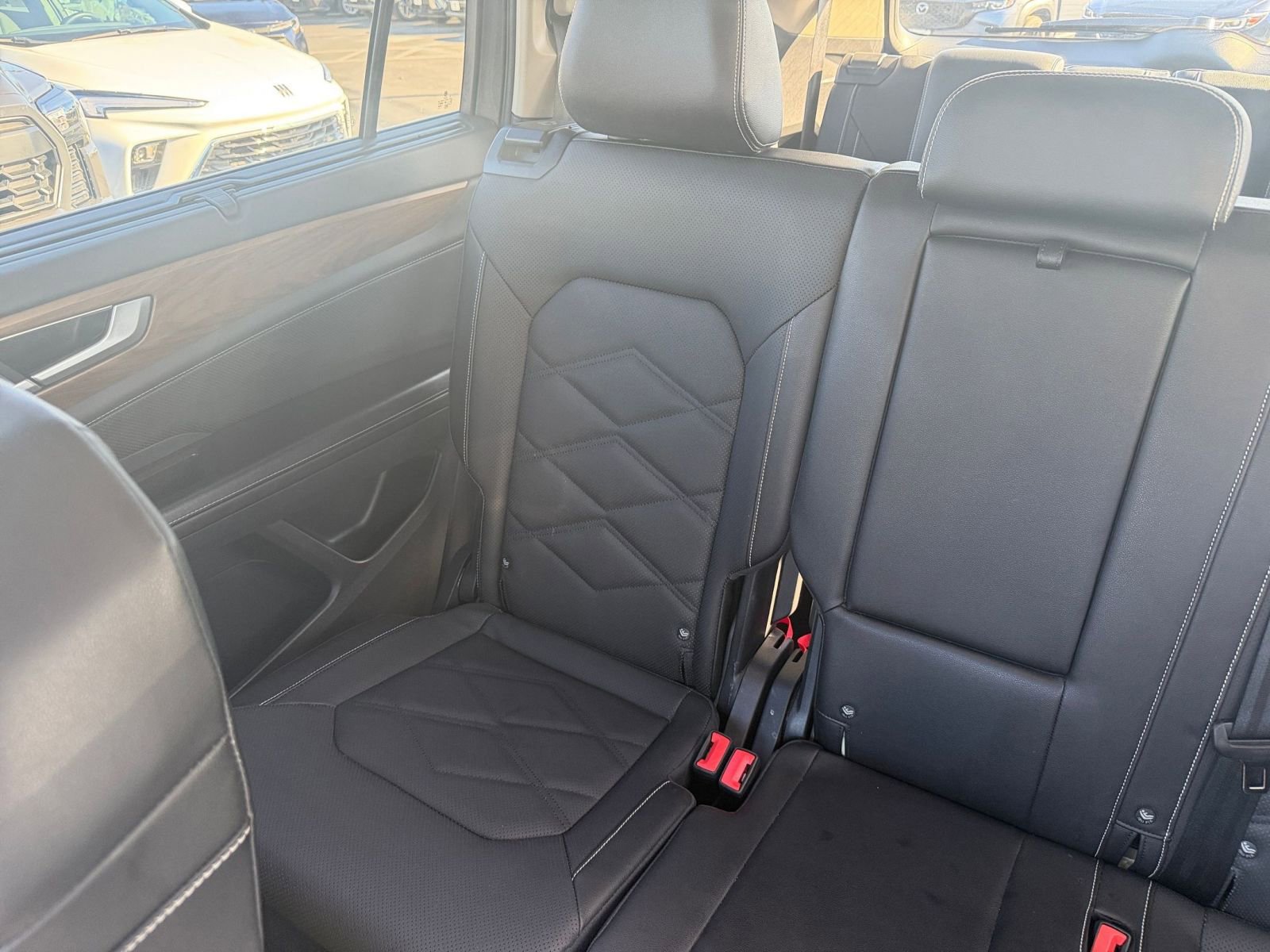 Used 2025 Volkswagen Atlas SE image 39