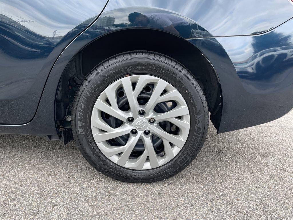 Certified 2018 Toyota Corolla LE FWD image 10