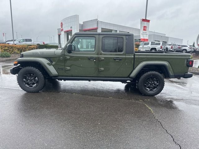 Used 2023 Jeep Gladiator Willys AWD/4WD image 10