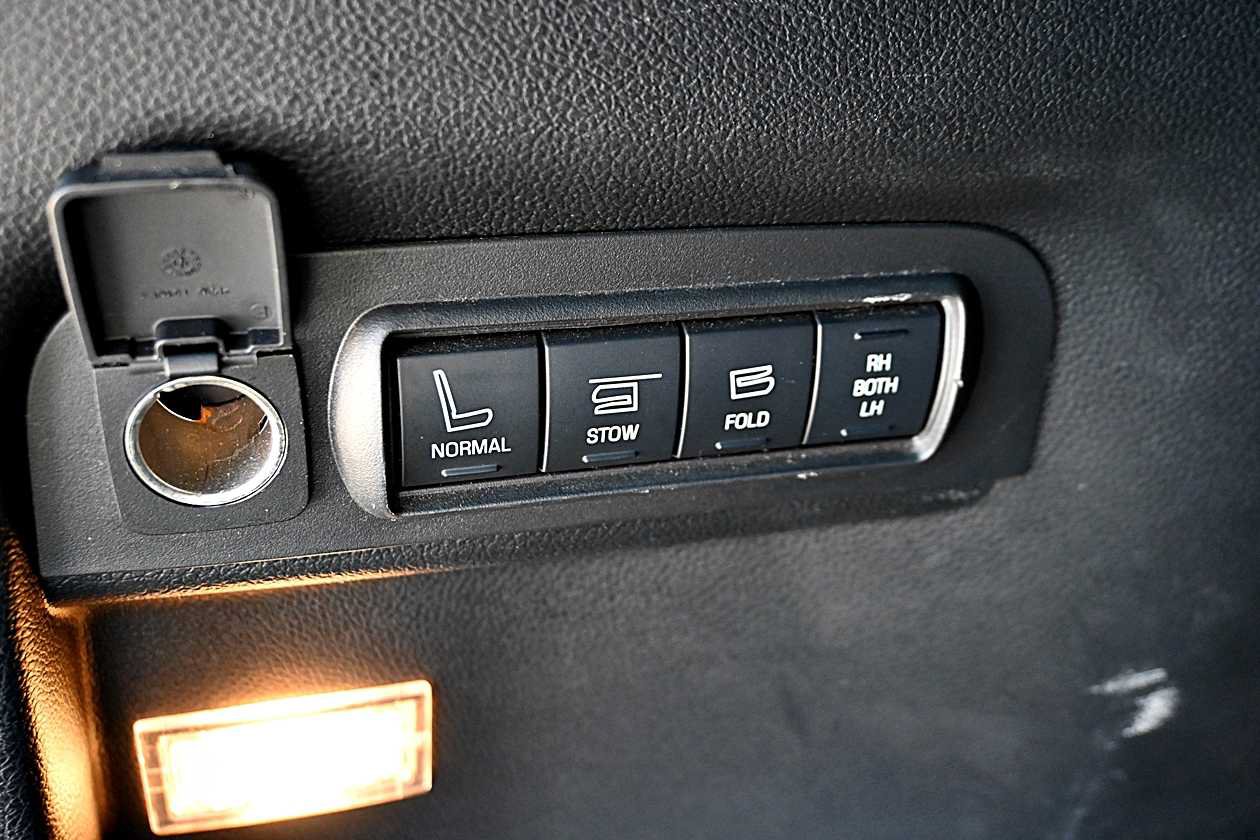 Used 2016 Ford Explorer Sport AWD/4WD image 10