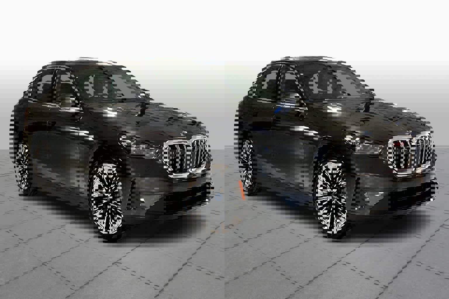 Used 2025 BMW i5 eDrive40i w/ Premium Package image 2