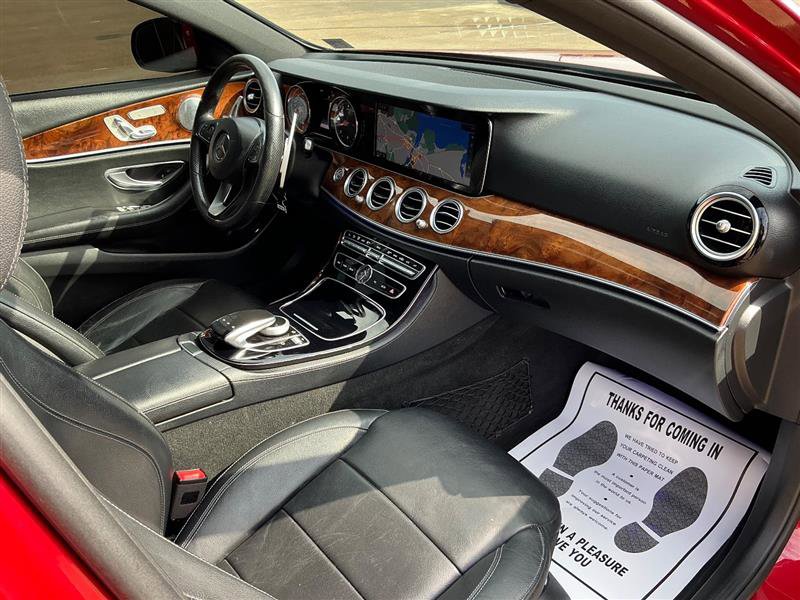 Used 2017 Mercedes-Benz E 300 4MATIC image 31