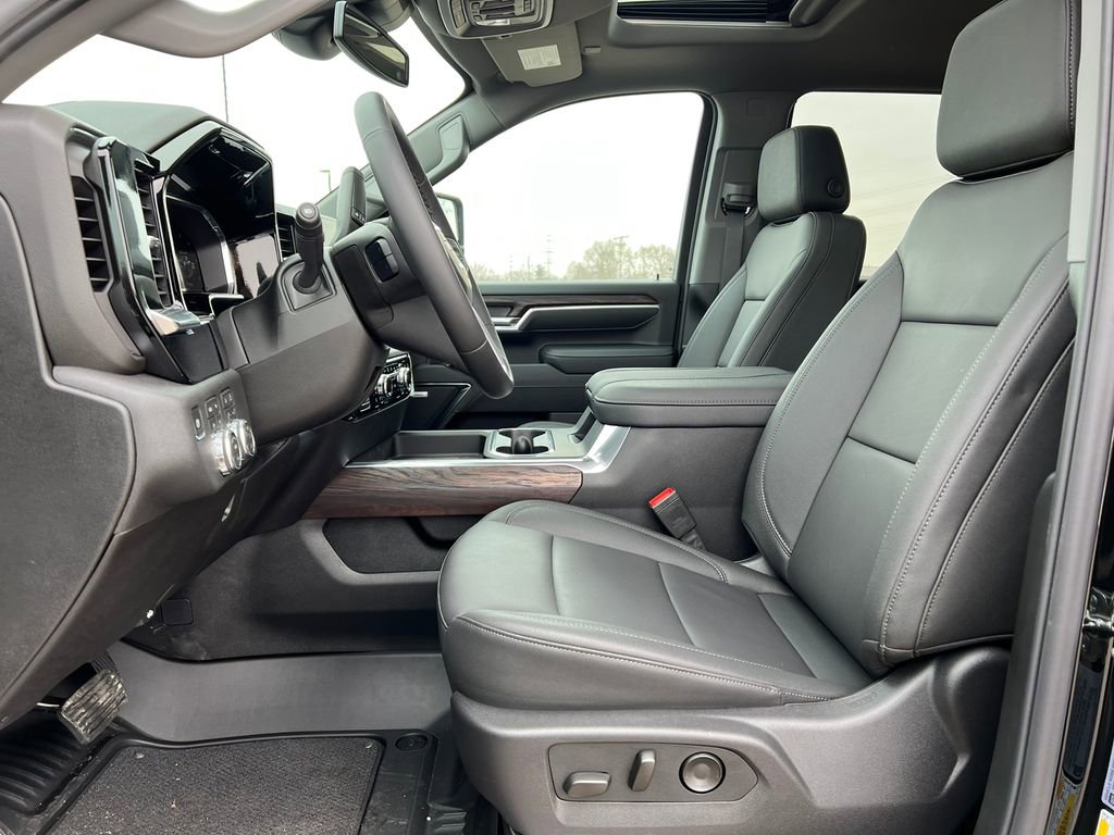 New 2026 GMC Sierra 2500 SLT w/ SLT Premium Package image 5