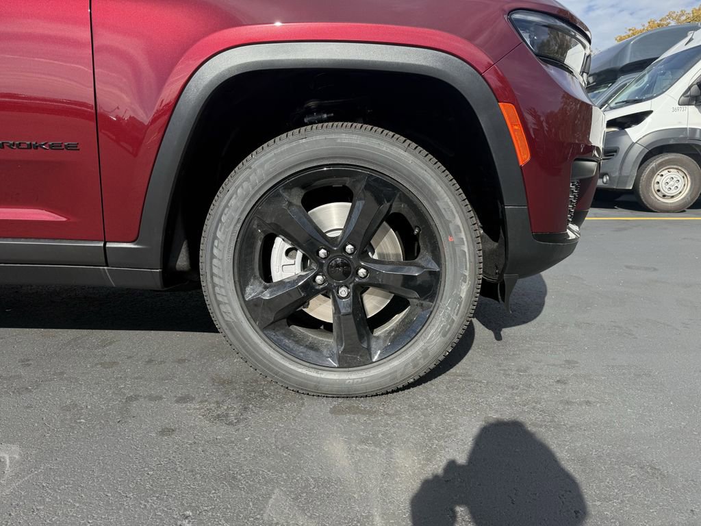 New 2025 Jeep Grand Cherokee L Altitude image 11