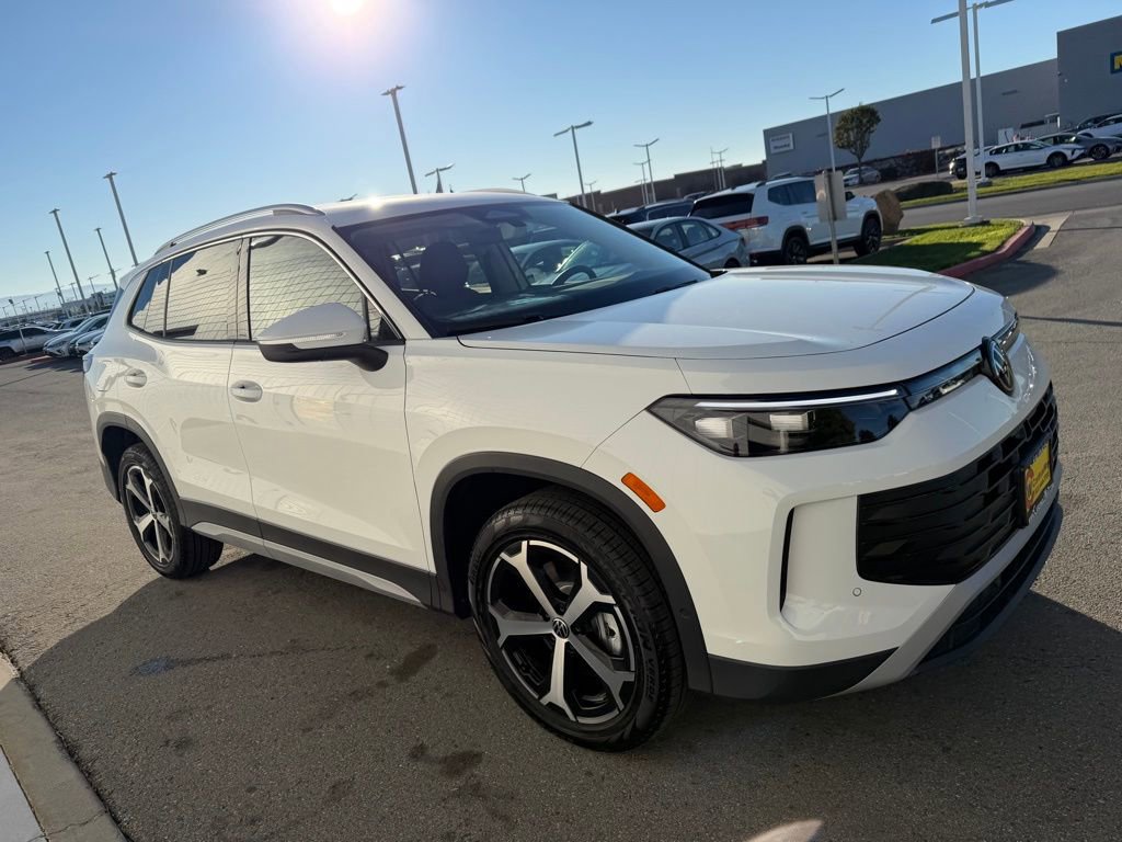New 2026 Volkswagen Tiguan SE image 7
