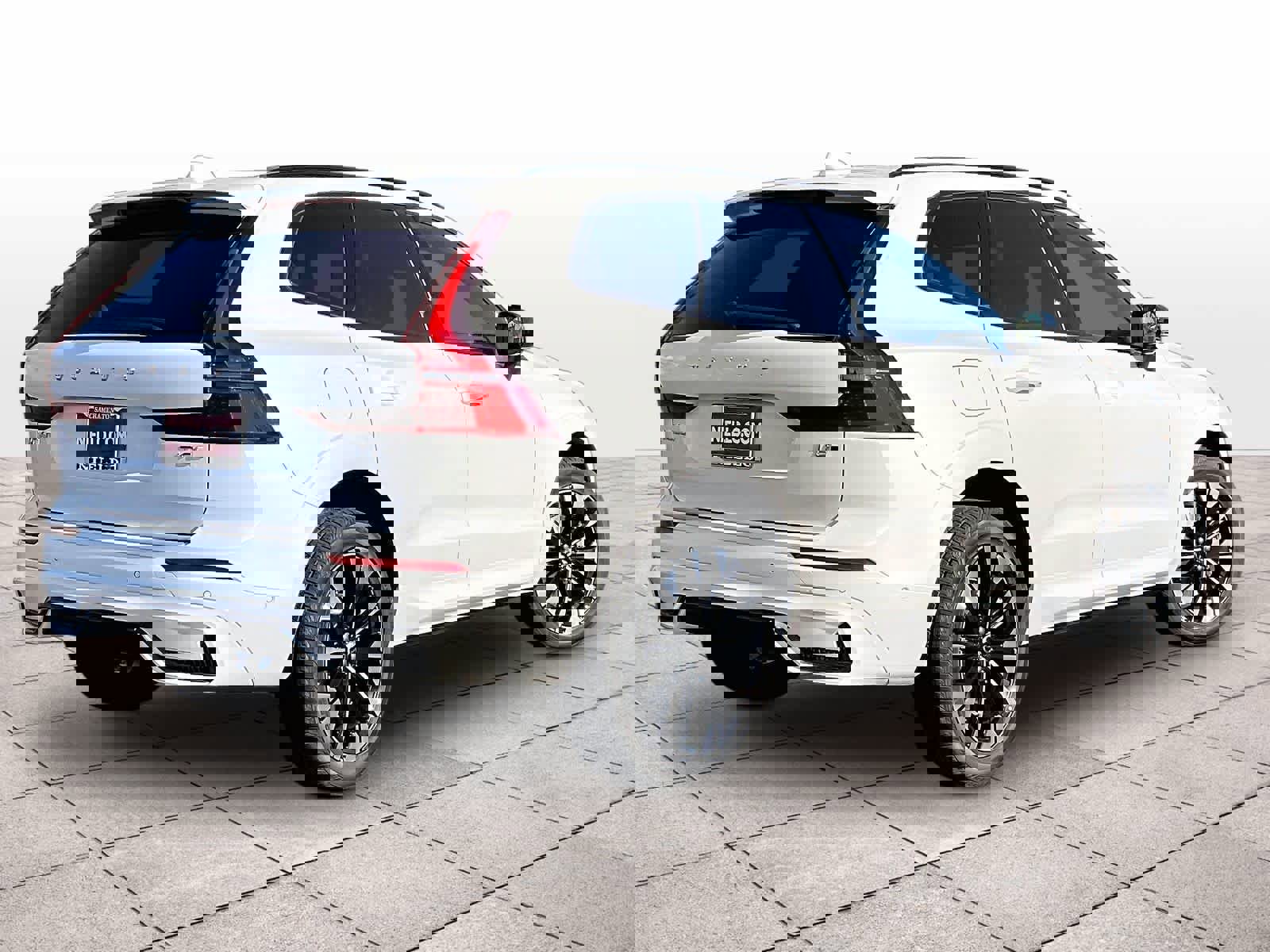 New 2026 Volvo XC60 T8 Plus w/ Protection Package Premier image 4