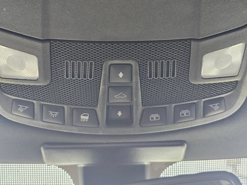 Used 2016 Ford F150 Platinum w/ Equipment Group 701A Luxury AWD/4WD image 40