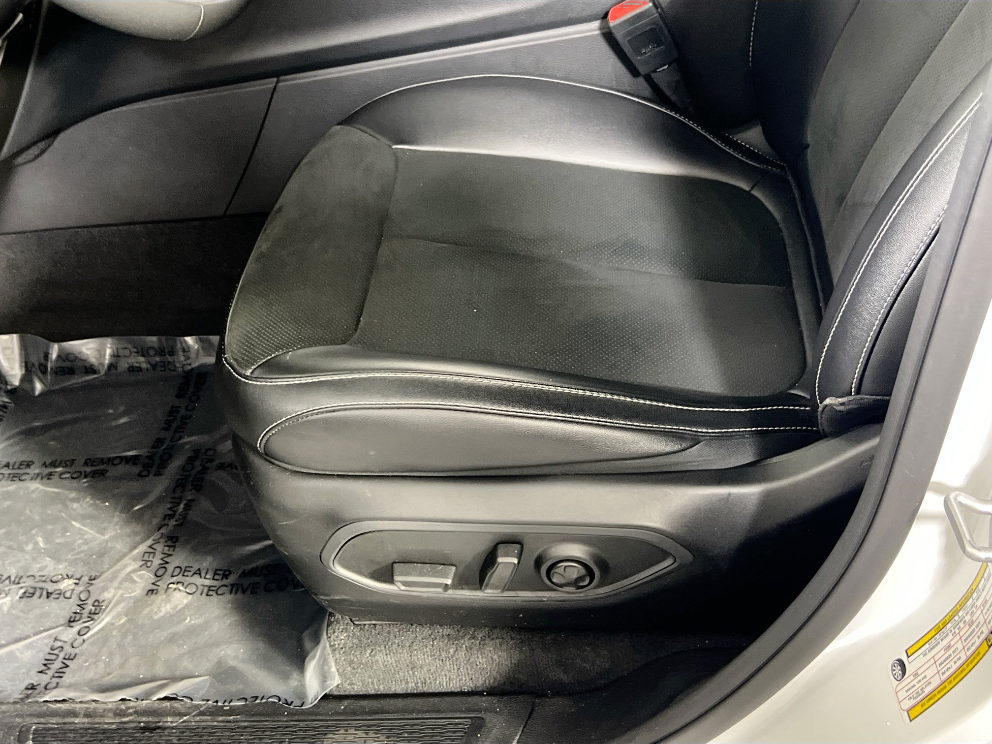 Used 2023 Jeep Grand Cherokee Altitude AWD/4WD image 18
