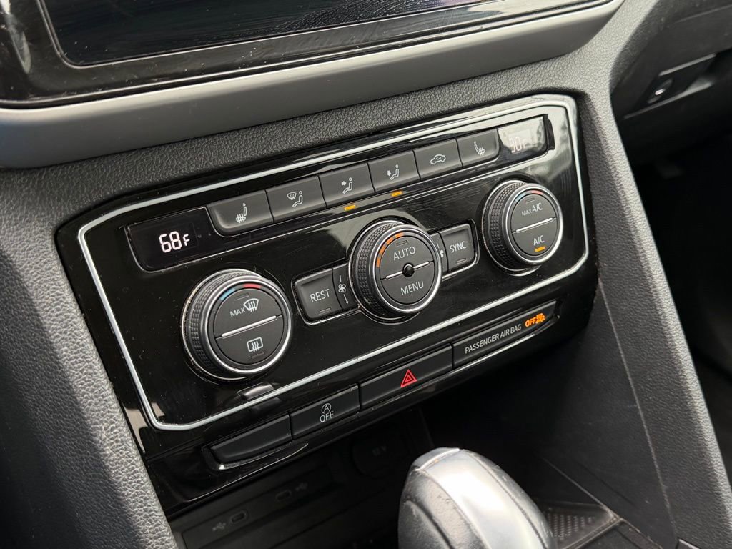 Used 2022 Volkswagen Atlas SEL R-Line image 21