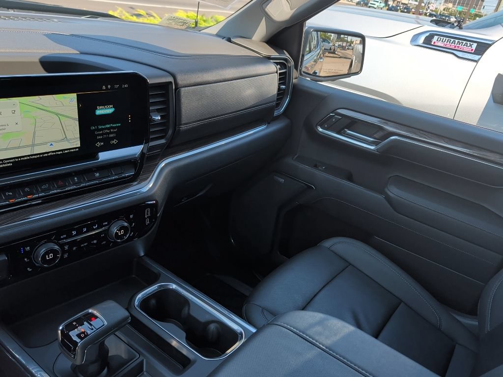 Used 2023 Chevrolet Silverado 1500 LTZ AWD/4WD image 19