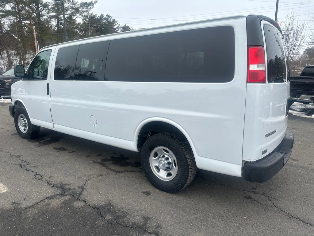 Used 2019 Chevrolet Express 3500 LS image 3
