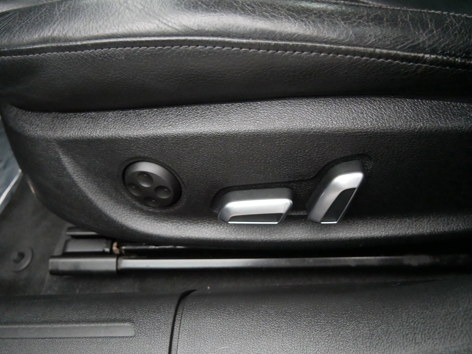 Used 2015 Audi A4 2.0T Premium Plus w/ Premium Plus Package image 16