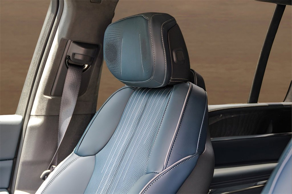 New 2025 Cadillac Escalade IQ Sport 2 w/ LPO, ONYX Package image 10