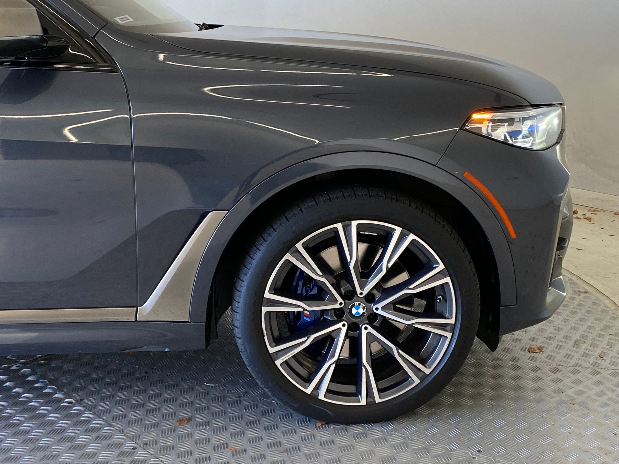 Used 2020 BMW X7 M50i w/ Executive Package image 10