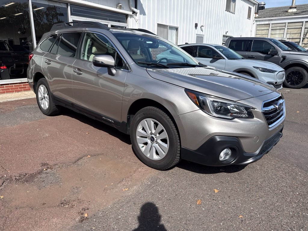 Used 2019 Subaru Outback 2.5i Premium AWD/4WD image 3