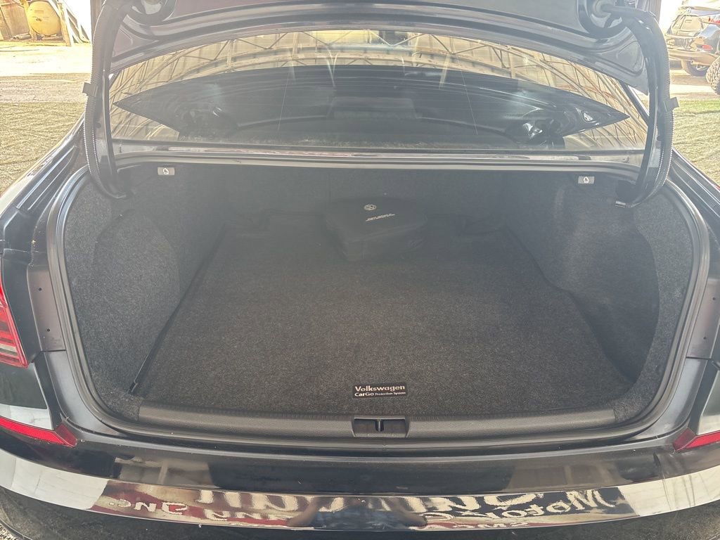 Used 2018 Volkswagen Passat 3.6 FWD image 13