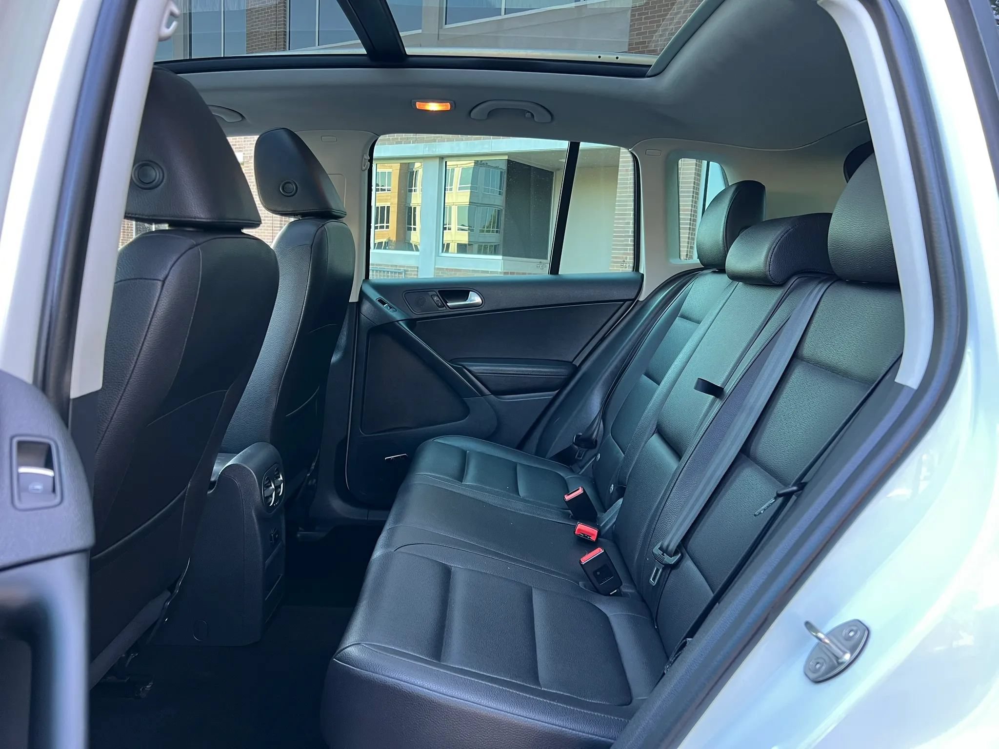 Used 2015 Volkswagen Tiguan SEL AWD/4WD image 13