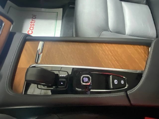 Used 2024 Volvo XC90 T8 Plus AWD/4WD image 25